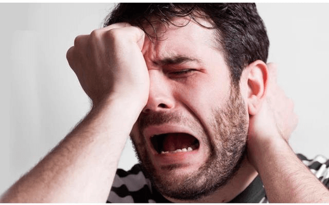 Cổ phiếu chất sàn, nhà đầu tư nên làm gì khi bị kẹp hàng?