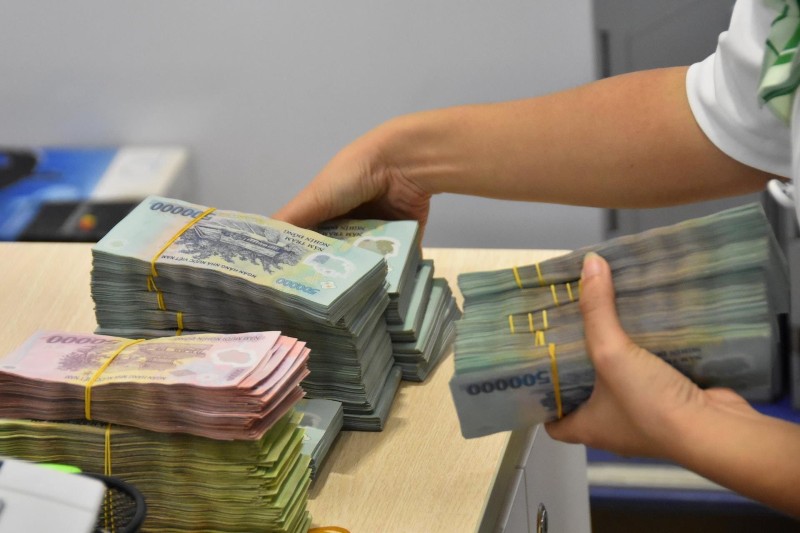 Tuần qua (14-18/9): NHNN hút ròng hơn 62.500 tỷ đồng, lãi suất liên ngân hàng đồng loạt tăng